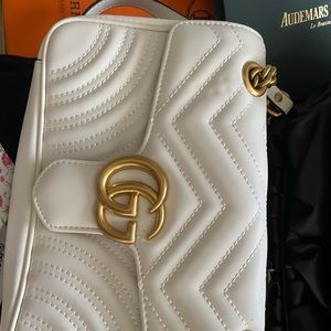 White gucci marmount medium